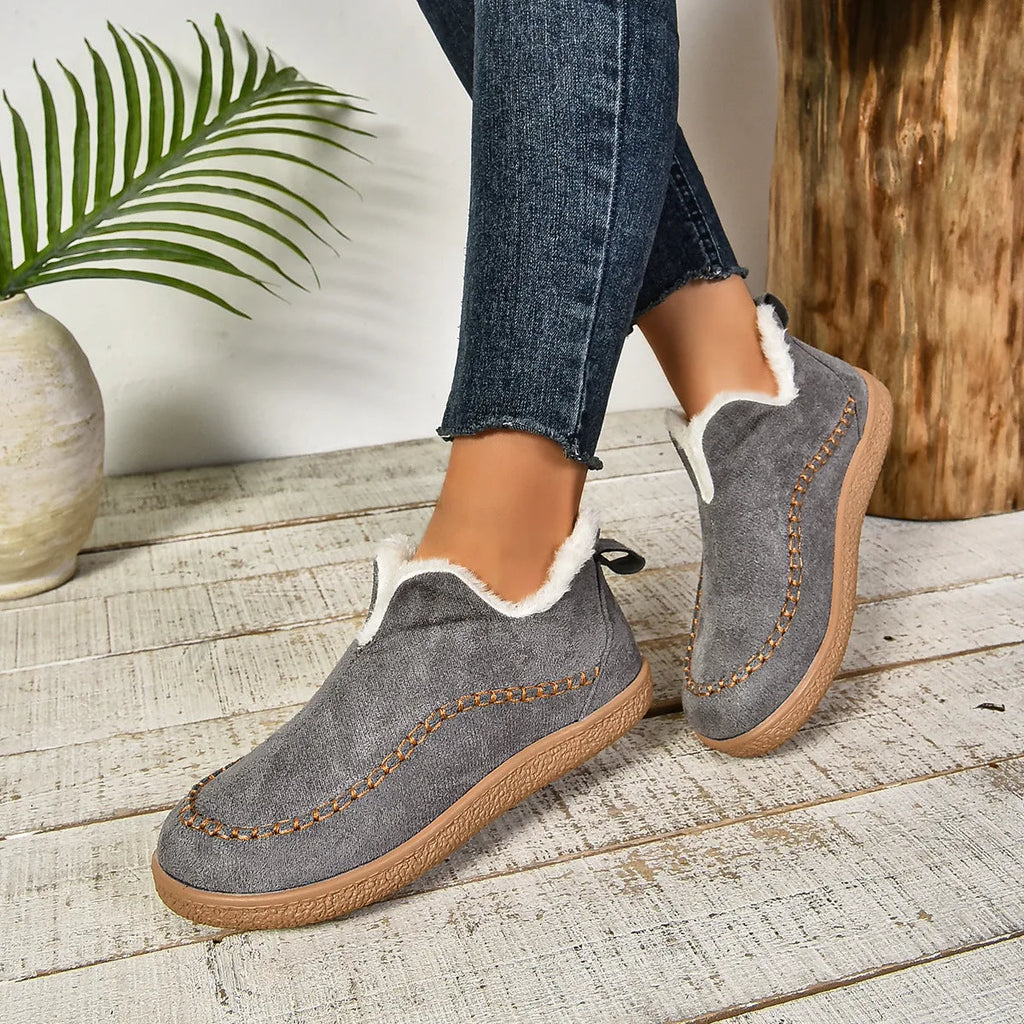 Women's suede ankle boots with faux fur lining