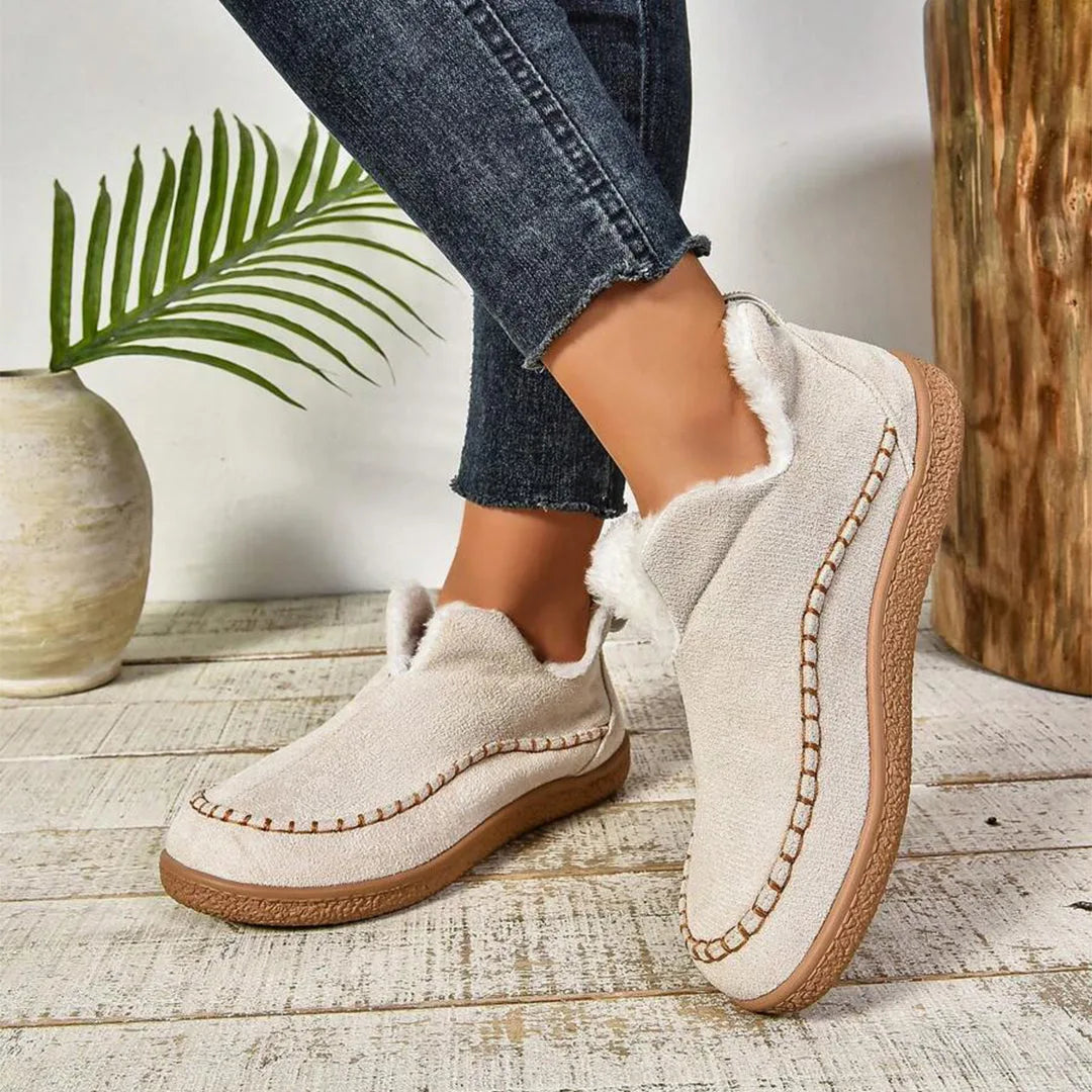 Women's suede ankle boots with faux fur lining