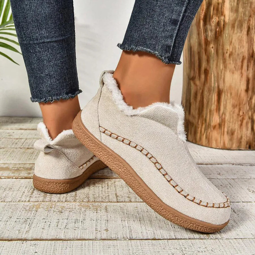 Women's suede ankle boots with faux fur lining
