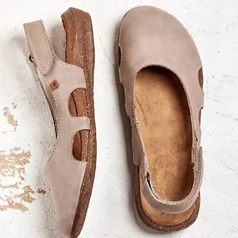 Women's Sandals with Anatomically Shaped Footbed and Adaptive Cushioning