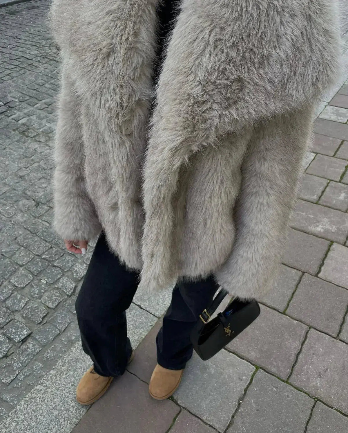 Women's Cropped Faux Fur Jacket with Wide Collar
