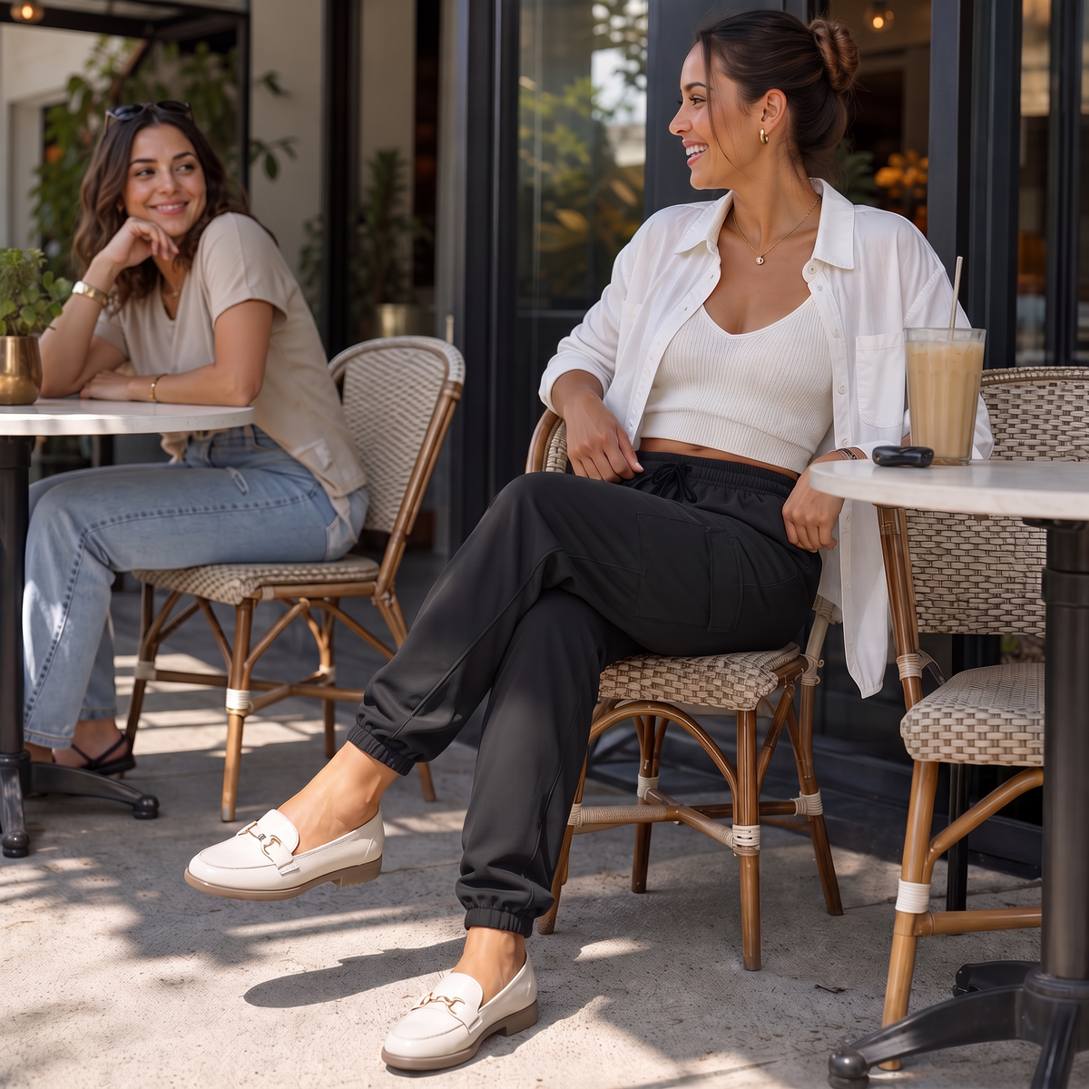 CargoEase – High-Waisted Wide-Leg Cargo Joggers
