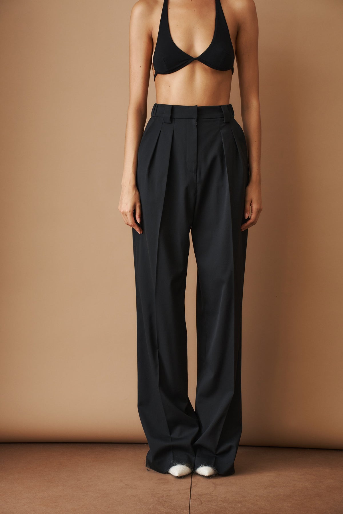Women's Black High-Waisted Wide-Leg Pleated Pants