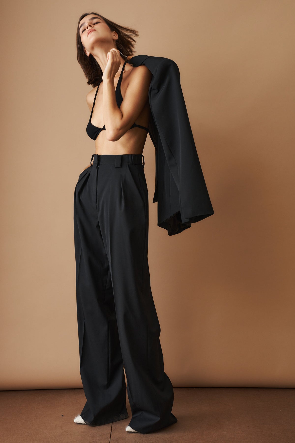 Women's Black High-Waisted Wide-Leg Pleated Pants