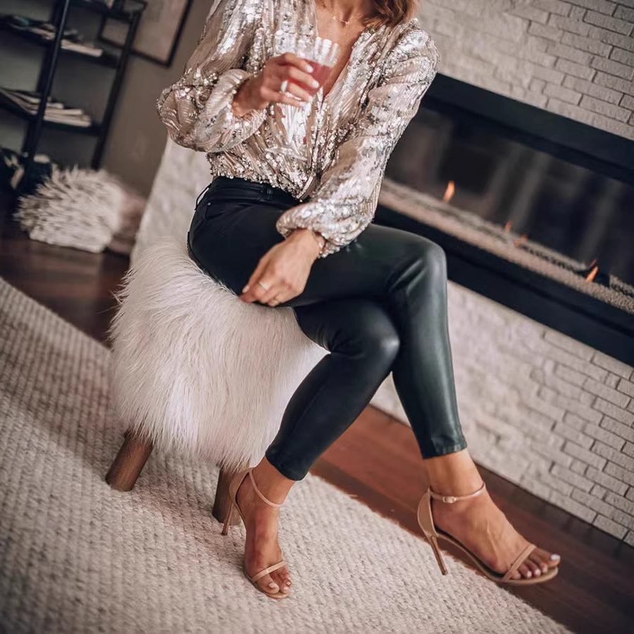 Wendeline | Sequin Blouse with V-Neck and Balloon Sleeves for Women