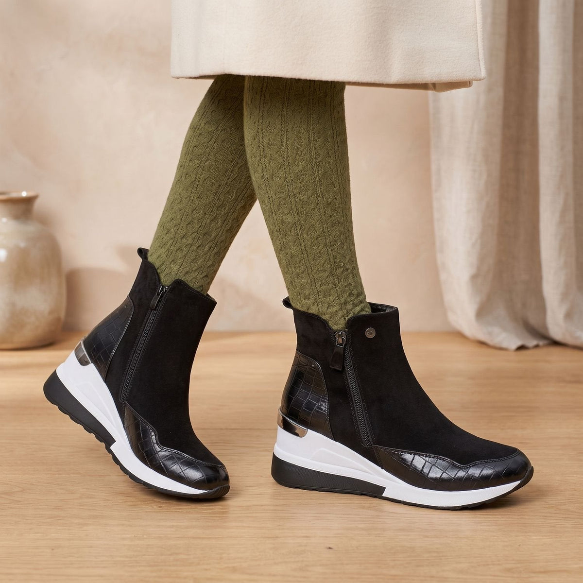 Layla | Women's Orthopedic Wedge Ankle Boots Side-Zip Croc-Detail